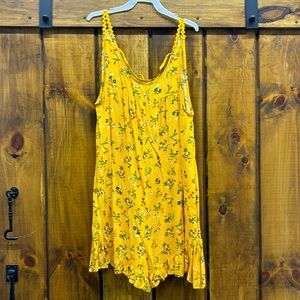 Cute Romper for Warm Weather! Yellow with little flowers. 💐
